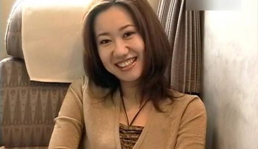 完全調教された29歳のOL・新〇線の個室で生殺し姦【個人撮影】