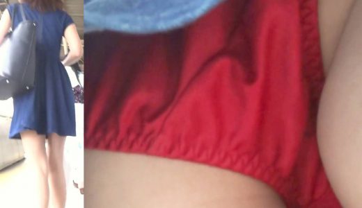 [★新作]パンチラ盗撮 モデル系女子 派手な赤パンツを超接近撮影