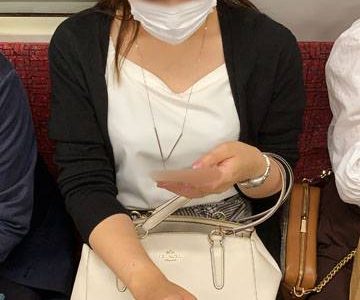 清潔感がある美女を至近距離から観察（前編）