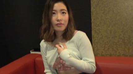 スレンダー美乳の20歳カフェ店員が初ハメ撮り&nbsp;