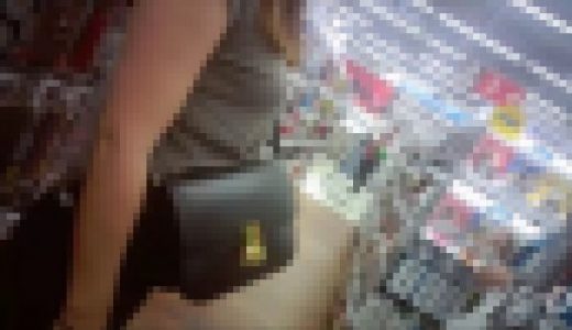 【500円】ロケット乳に息子にブラ見せワンピで誘惑する人妻。。見ているだけでえろいOL。。。