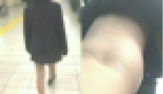 なぜか手ブラなJ●ちゃんパンティ逆さ撮り
