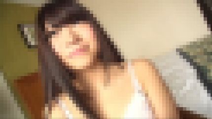 20歳のネイルの専門学校生が初撮影で久しぶりのエッチに顔を歪めて喘ぎまくり