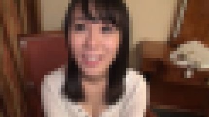 スレンダー美巨乳の20受付嬢が初ハメ撮りで激しく突かれて腰がガクガクになる