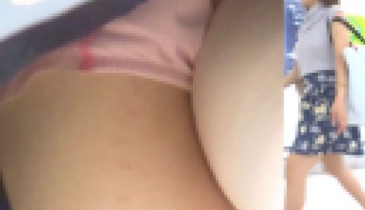[★新作][★顔出し]パンチラ盗撮 カワイイOLさん ピンクパンツを密着撮影