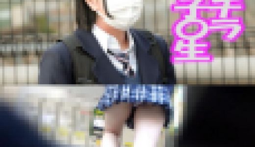 《メス猫女子●生》【電車痴漢】【一本スジ】★饅頭の様なパイパンまんこ★赤ちゃんの様なケツ肉★パンチラ★中出し★プッシーキャット★
