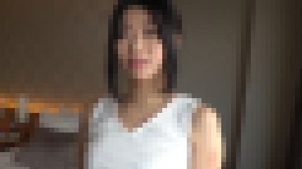 小柄で美巨乳の28歳ヘアメイクが初ハメ撮りで何度も絶頂
