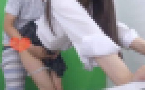 後輩J○のご奉仕フェラ【2】かわいい後輩とプリクラ内でハメハメ！最後はお口にドピュ～ｗドキドキと興奮が止まりません♪