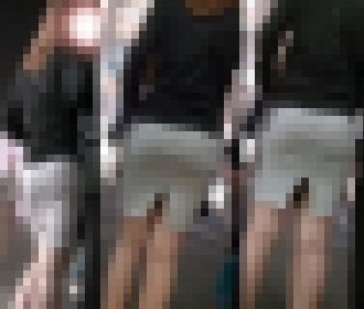 タイトミニでお尻が素敵なお姉さん