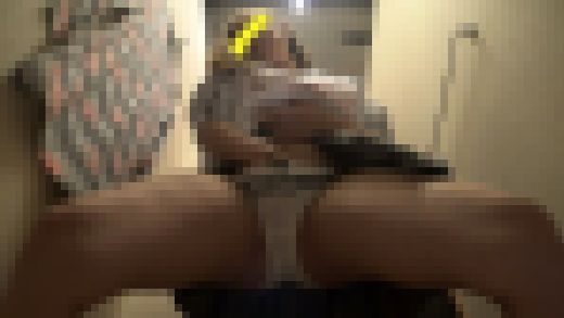 一週間オナ禁させたセフレに試着室で自撮りオナニーさせました2