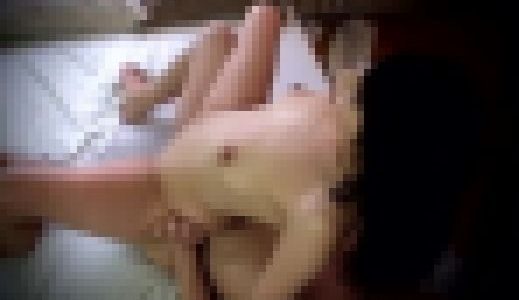 夫では満足できない欲求不満の熟女妻！File.1