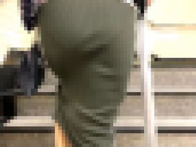 【時間が残念OL尻③】お尻にピッタリ張り付くニットワンピースが最高に小尻をエロく演出させる。丸見えパンティーライン【570】