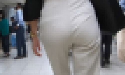 美人OLの魅惑のヒップ