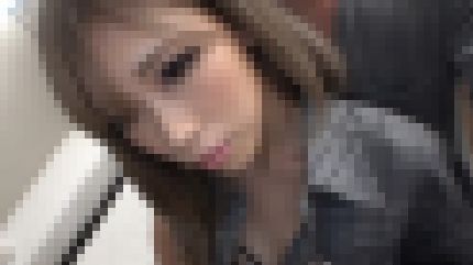 スレンダーな18歳フリーターが初めての撮影で敏感な体を突かれて本気で喘ぐ