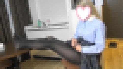 （動画）顔出しパンチラ清純派💛エリートお嬢さま💛１８歳①（黒タイツ）