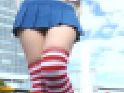 ローアングルコスプレイヤー672