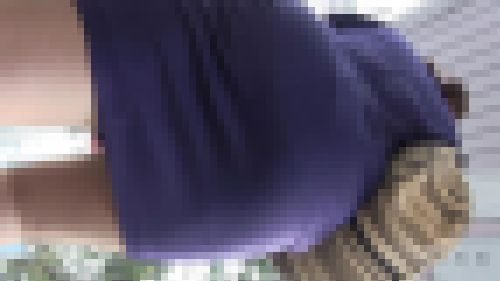 【再販】襲われそうな服装で体をムチムチして歩くOL