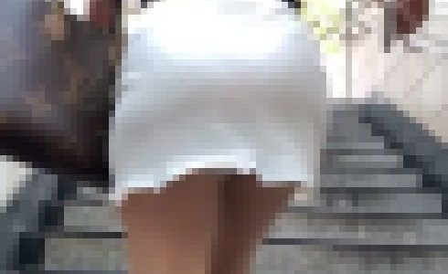 《Vol3・レア！超ミニ丈スカート着衣尻》 No.2038【チョロチョロ見え隠れは興奮させる気満々だ】