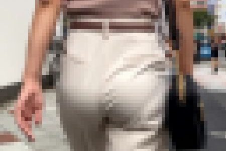 【白パン】ライン？お尻の形を晒して歩くお姉さん