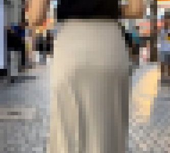 【ロングスカート】薄い生地でPライン見えてしまっているお姉さん【前編】