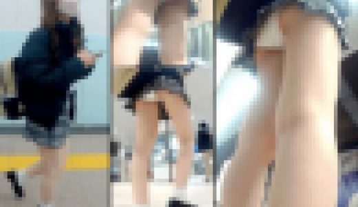 【めくりアリ】地下鉄のスレンダー純白