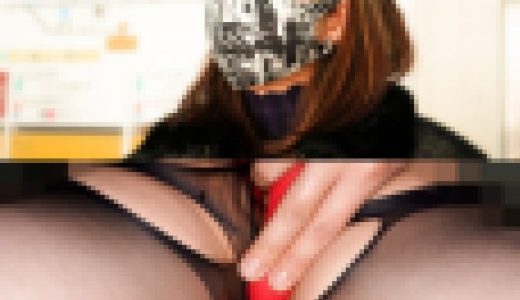 《ムチムチ黒スト女子》【電車痴漢】★蒸れたケツの割れ目から吹き出るお潮★中出し精子はパンツで蓋して持ち帰り