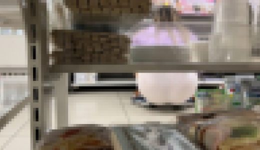 【盗撮】コンビニで買い物中のギャルを隠し撮り