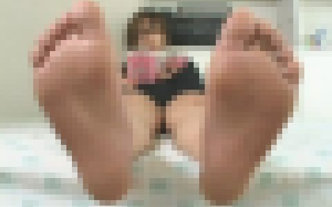 【CF】足裏を見せる女 #110 GLD-030-02