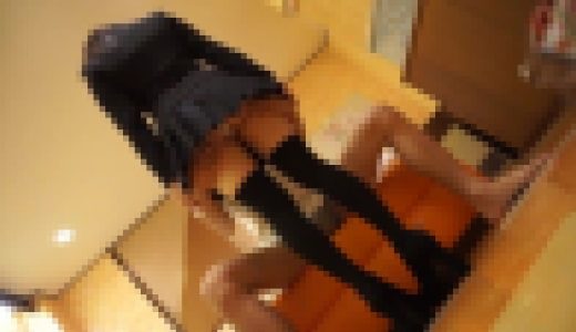 【個撮】制服コス人妻と不倫中出し