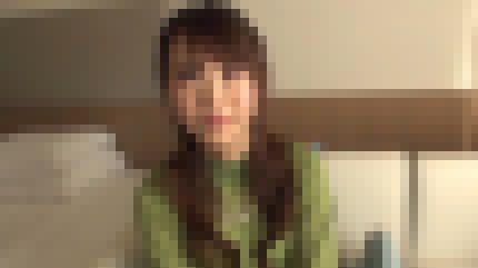 スレンダー美乳の27歳エステティシャンが人生初の電マに悶える