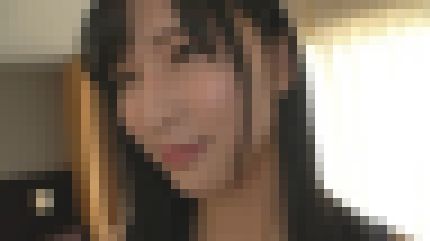 美形でスレンダーの21歳女子大生が彼氏に内緒のハメ撮りで奥を突かれて喘ぎまくる