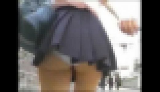 【素人パンチラ】中間テスト帰りの娘