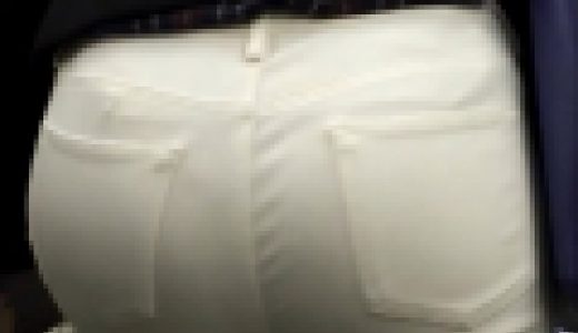 白デニム美人OLのお尻