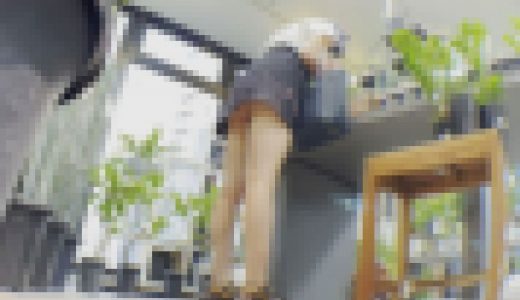 お姉さん、ミニスカート過ぎませんか？