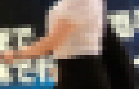 ぶるんっと揺れるマスク美女OL