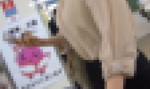 飛び跳ねるポンピング乳が印象的な美人OLさん！