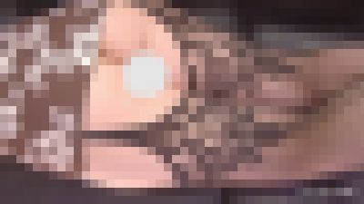 お尻丸出しソファでTバック25