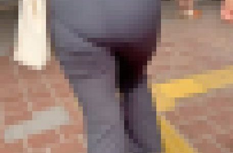 100センチオーバーのメガ爆尻と豪快にはみ出すケツ肉＋パンティラインのコンボで男を挑発！超ムッチリ エロボディ編