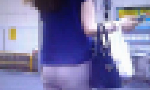 スタイル抜群の清楚系美人OLが美脚プリ尻で六本木交差点を薄ピタパン透かして歩いてるよ