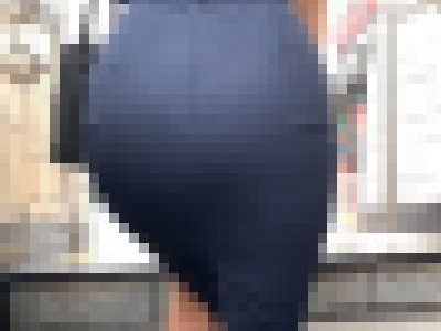 【再販商品SALE】巨尻でタイトスカートがパンパンに張っているエロいＯＬ！でも弾力があってバック専用のお尻の変態ＯＬ【21】