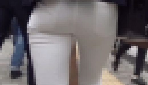 ピタピタ白パン営業OLさんの肉尻！