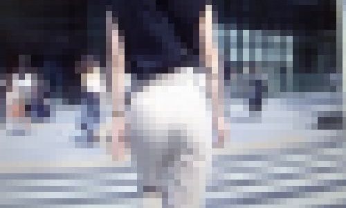 ポニーテールが似合う美人ＯＬの昼休み中に歩いてる後ろ姿がエロい