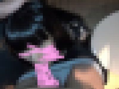 小女 公衆便所でイラマチオ 喉に無理矢理、挿入する フェラ 痴漢