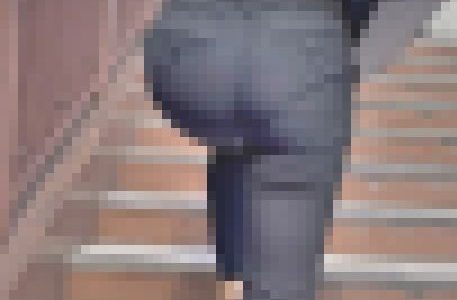 高身長のキャリアウーマンらしい自慢の美巨尻をムニュらせて男を挑発！ 下品なパンツスーツOL編