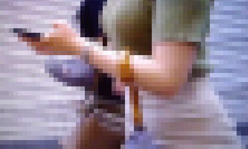 クビレ絶景からの美巨乳で美爆尻のショートカット美女が歩く姿がエロい