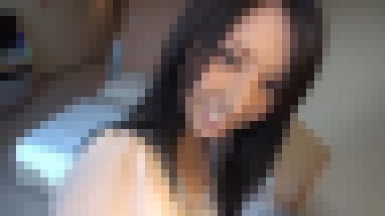 スレンダーボディの20歳フリーターが肉棒で膣奥を突かれ快感に顔を歪めて喘ぎまくる