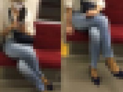 特価中・500円！！【対面フェチ】ピタパンデニムとパンプス。【脚・靴】