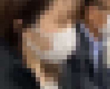 電車内巨乳OLお姉さん着衣胸