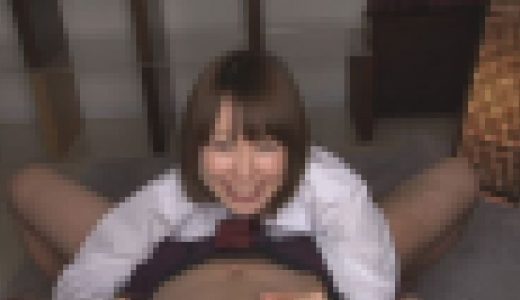 絶対バレそう…ドッキドキの2人きり密室フェラ…　01