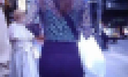 超美形フェイスでスーパーモデル級スタイルの超絶美女が密着度200%のスキニータイツ履いて歩いてるよ